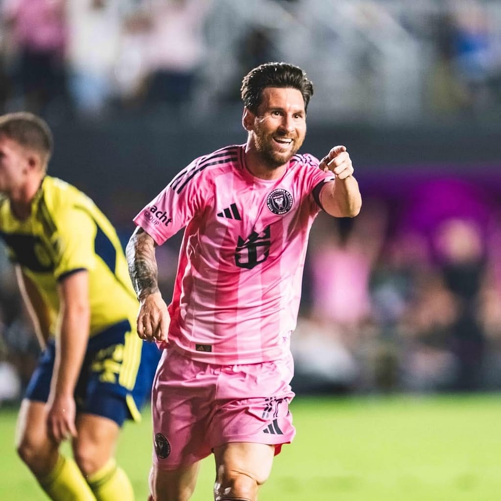 Lionel Messi’s India Visit 2025: Latest Updates as Football Legend Arrives for GOAT Tour 1 Lionel Messi
