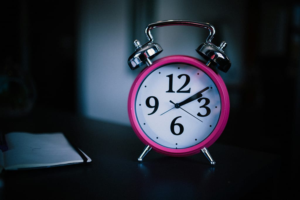 Maintenance Insomnia :रात के 2–3 बजे खुल जाती है नींद? सावधान! यह मेंटेनेंस इन्सोम्निया का संकेत हो सकता है 1 Maintenance Insomnia