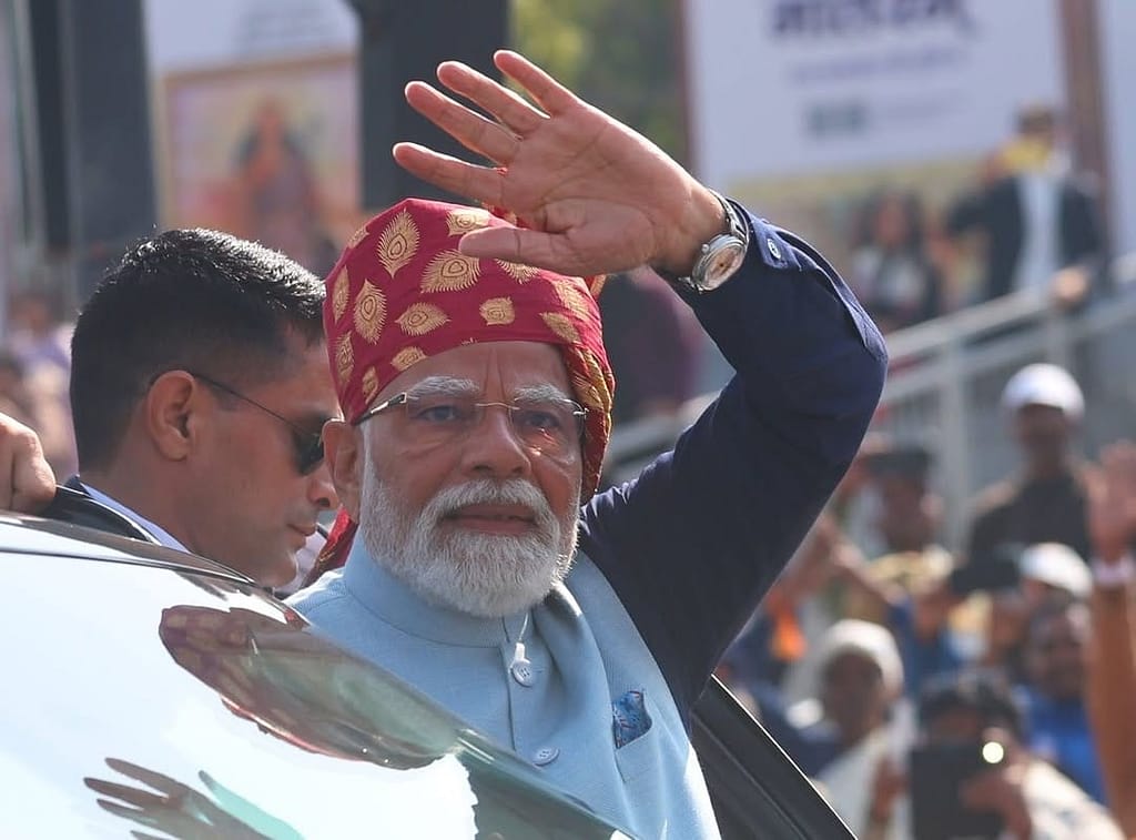 प्रधानमंत्री नरेंद्र मोदी: उनके बारे में वह 5 सच, जिसे बहुत कम लोग जानते हैं 1 प्रधानमंत्री नरेंद्र मोदी